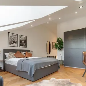 Designer Apartments, 2 Min To U1 Reumannplatz Appartement