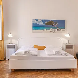 Peerles 2br Apt. Perfectly Situated&well Connected Apartament